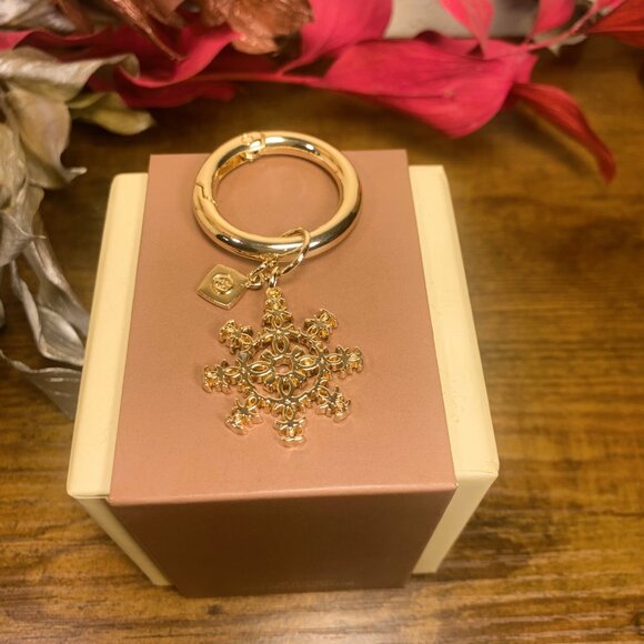 Gift With Purchase CC Charm - Picture 5 of 6